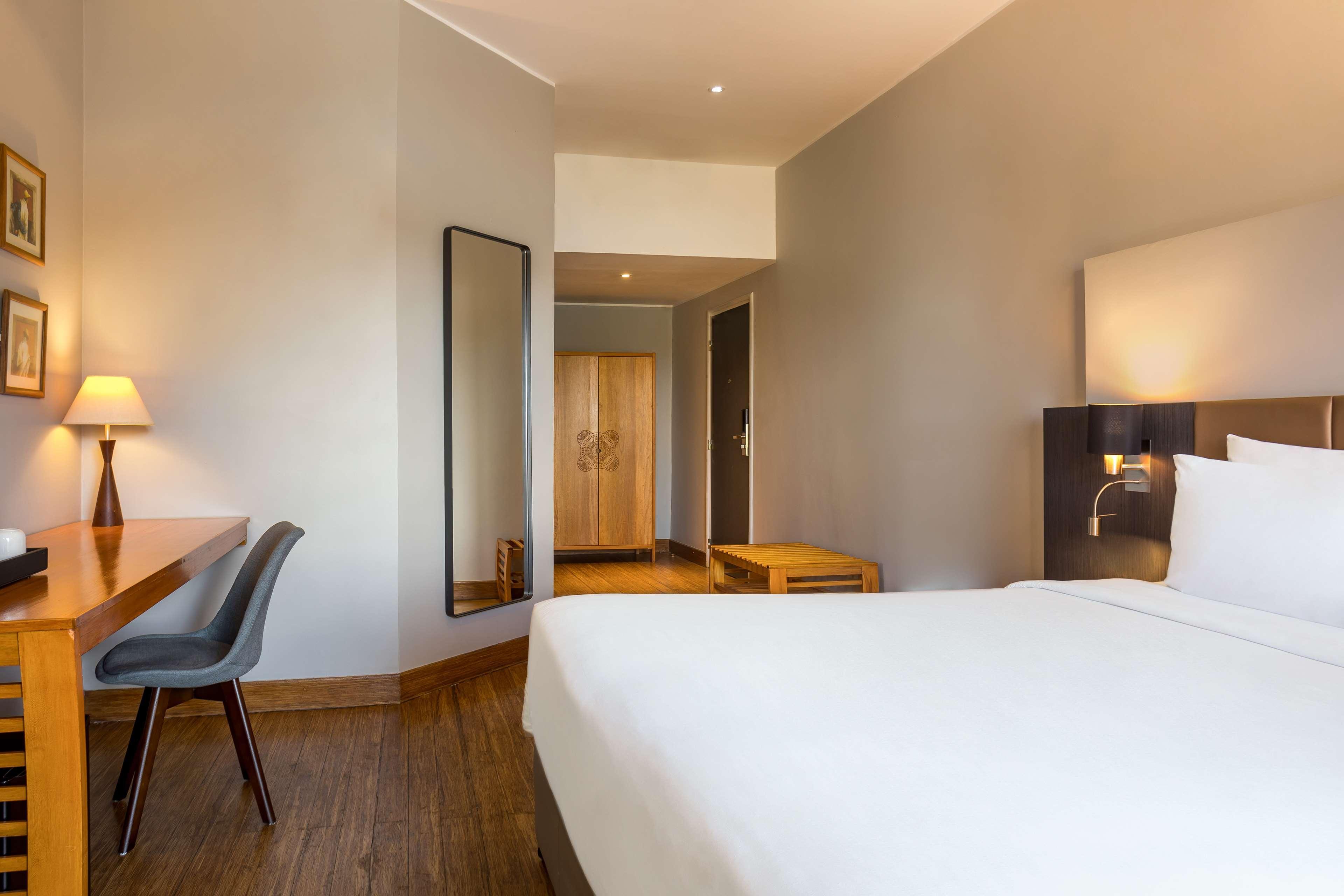 Radisson Blu Hotel Antananarivo Waterfront ภายนอก รูปภาพ