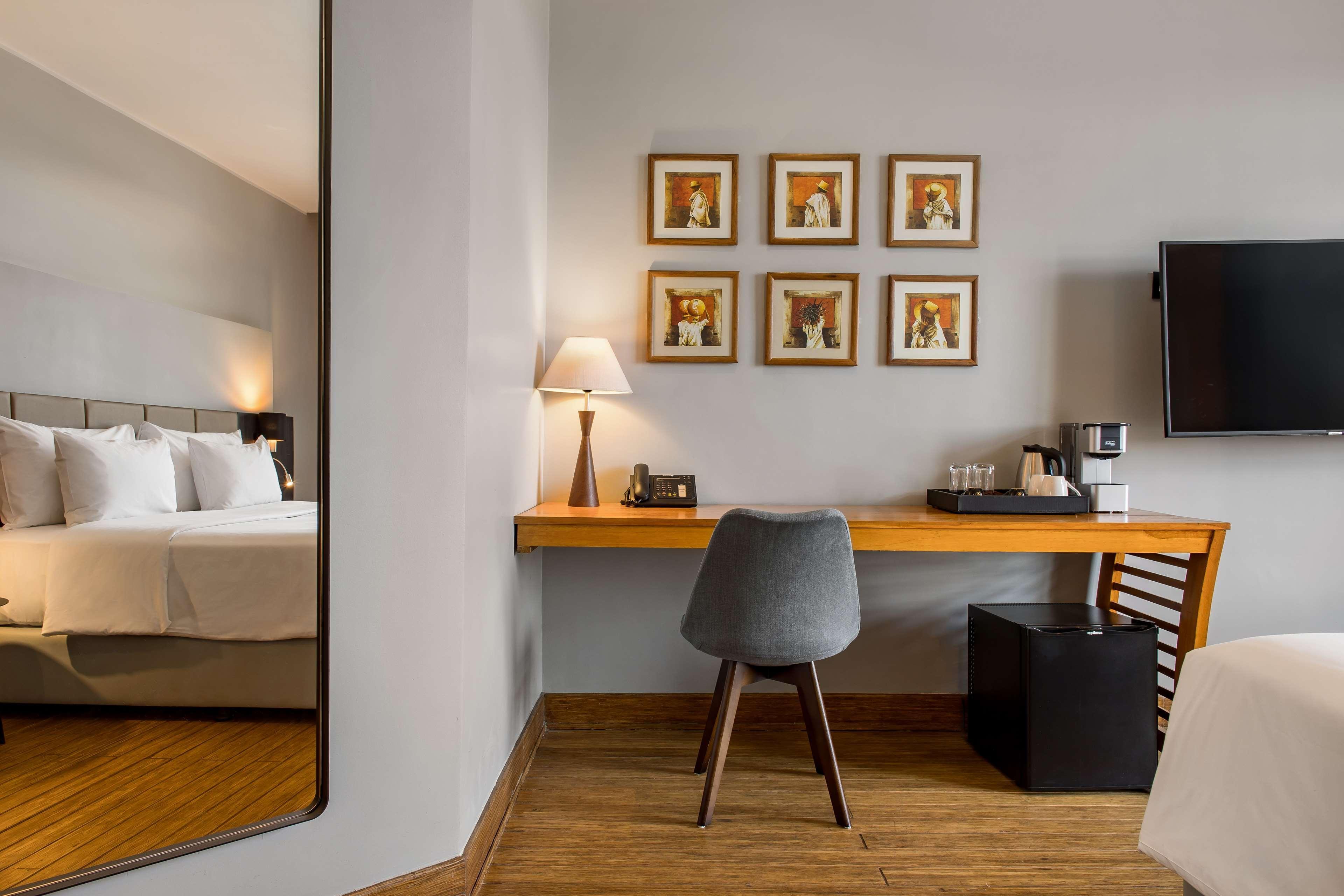 Radisson Blu Hotel Antananarivo Waterfront ภายนอก รูปภาพ