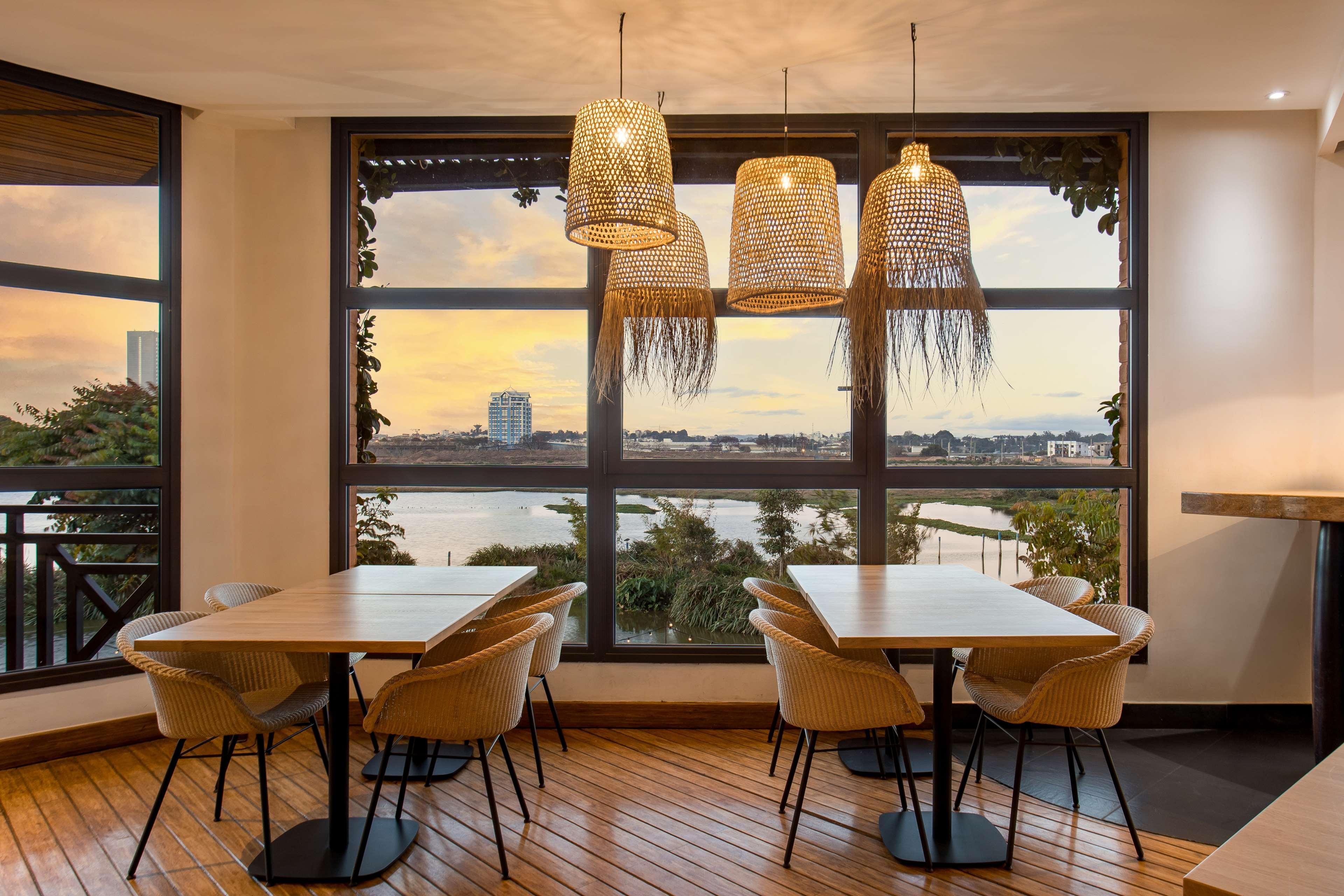 Radisson Blu Hotel Antananarivo Waterfront ภายนอก รูปภาพ