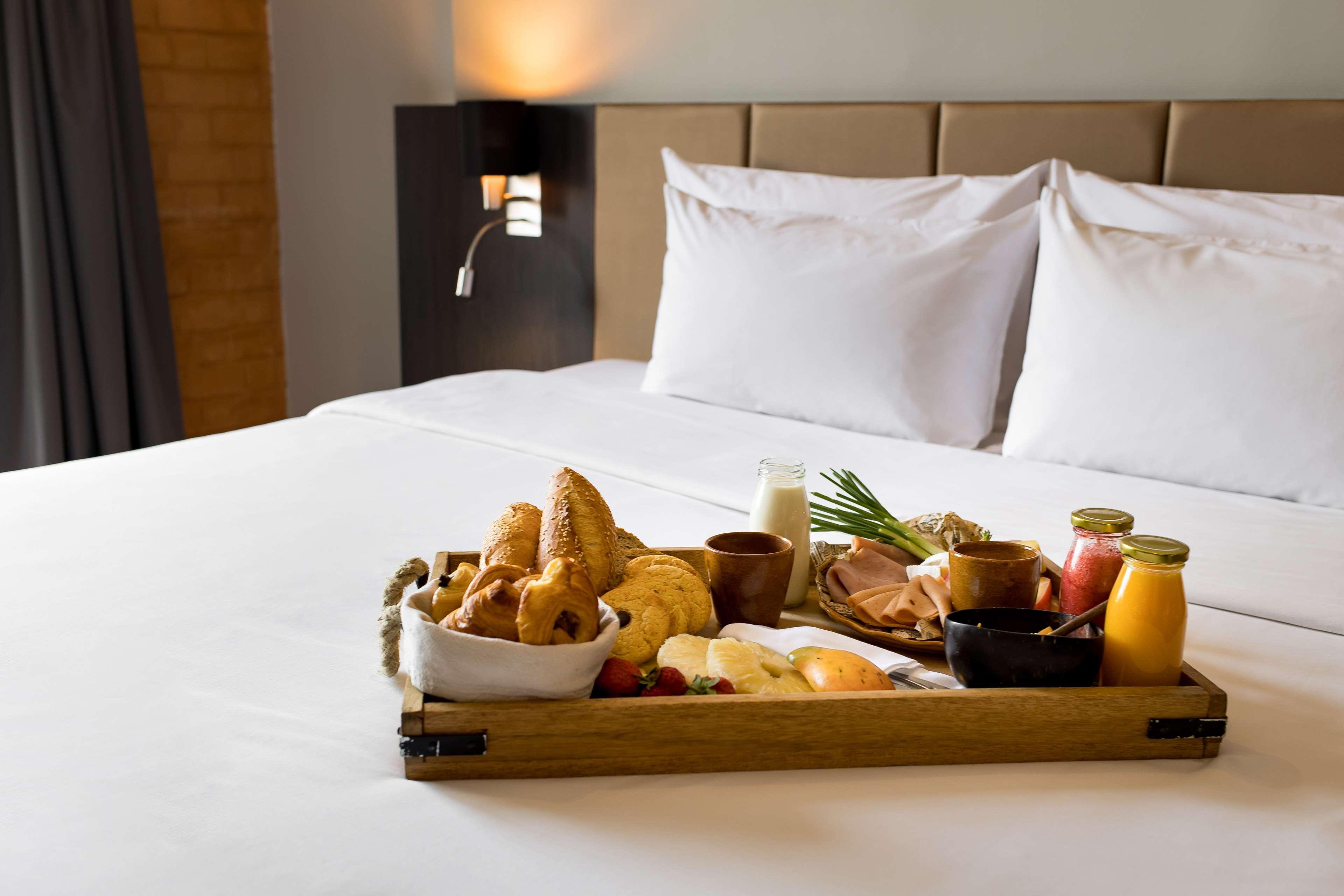 Radisson Blu Hotel Antananarivo Waterfront ภายนอก รูปภาพ