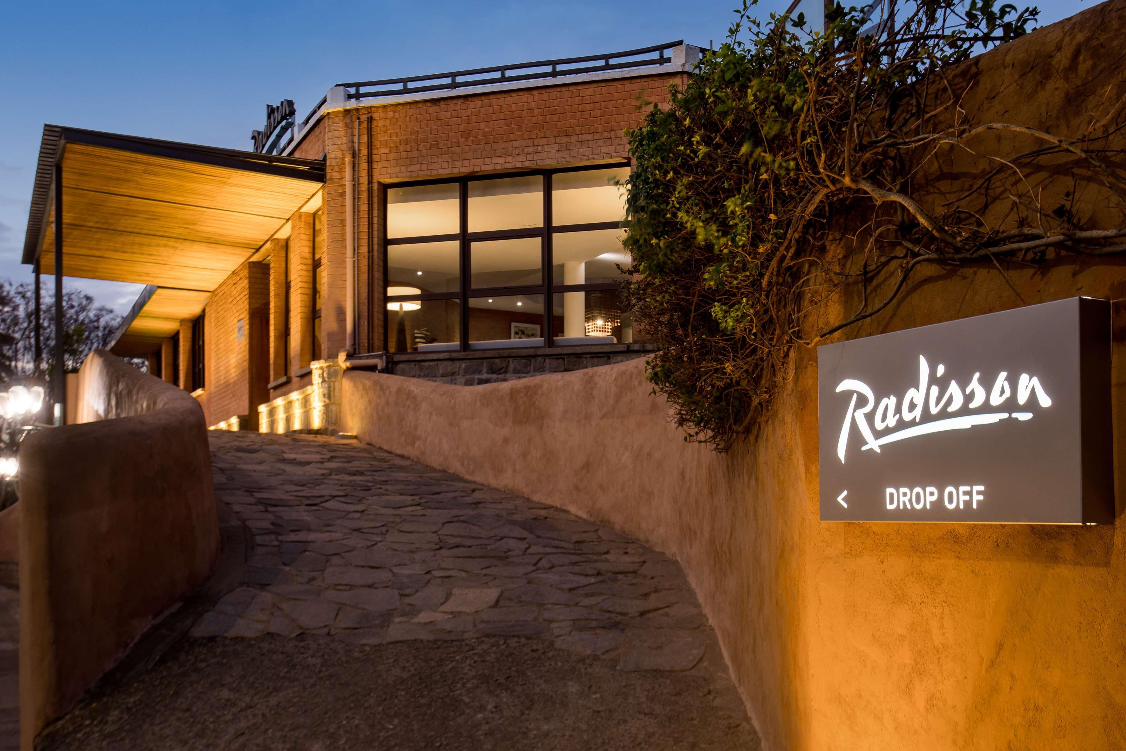 Radisson Blu Hotel Antananarivo Waterfront ภายนอก รูปภาพ