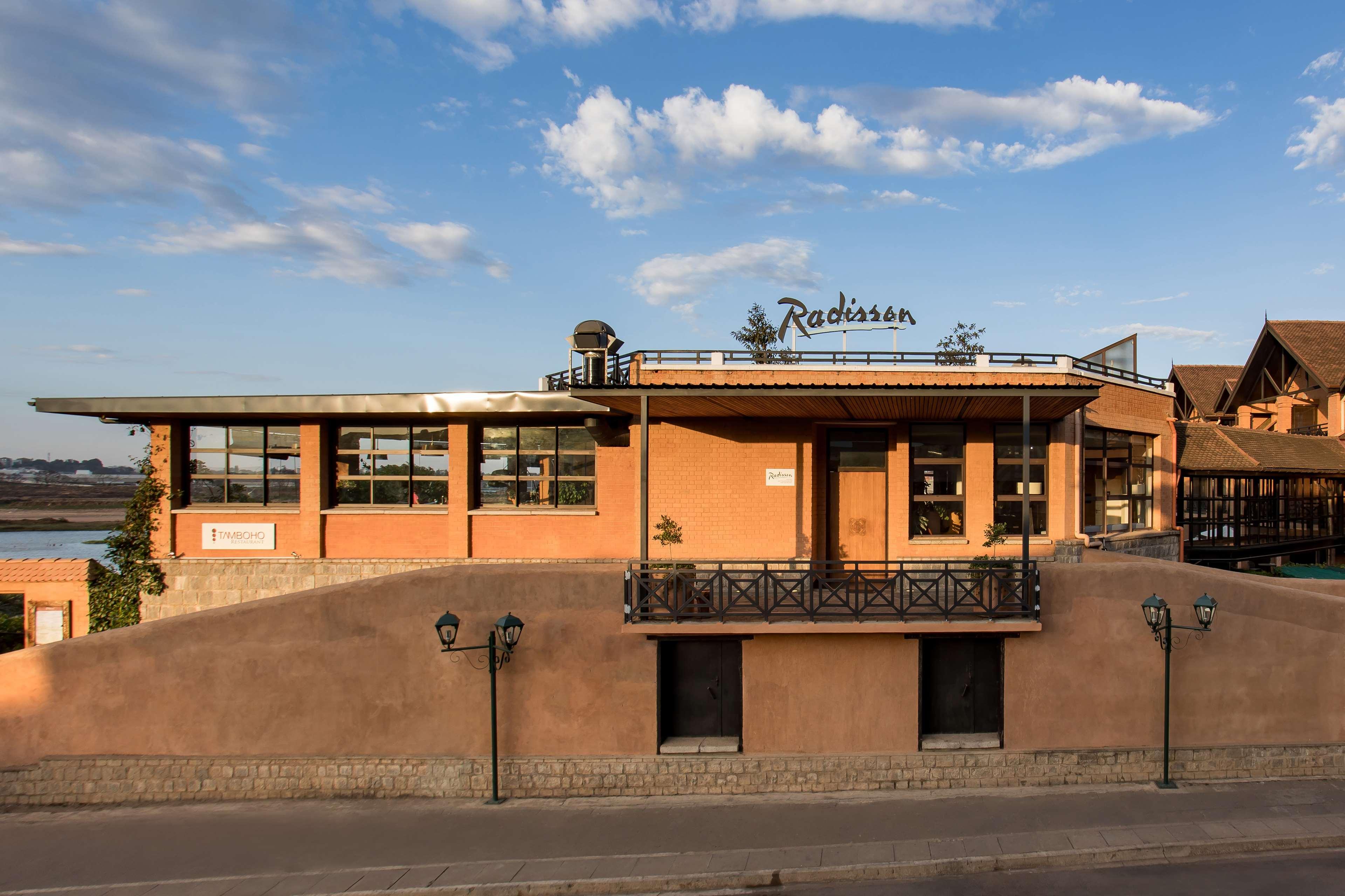 Radisson Blu Hotel Antananarivo Waterfront ภายนอก รูปภาพ