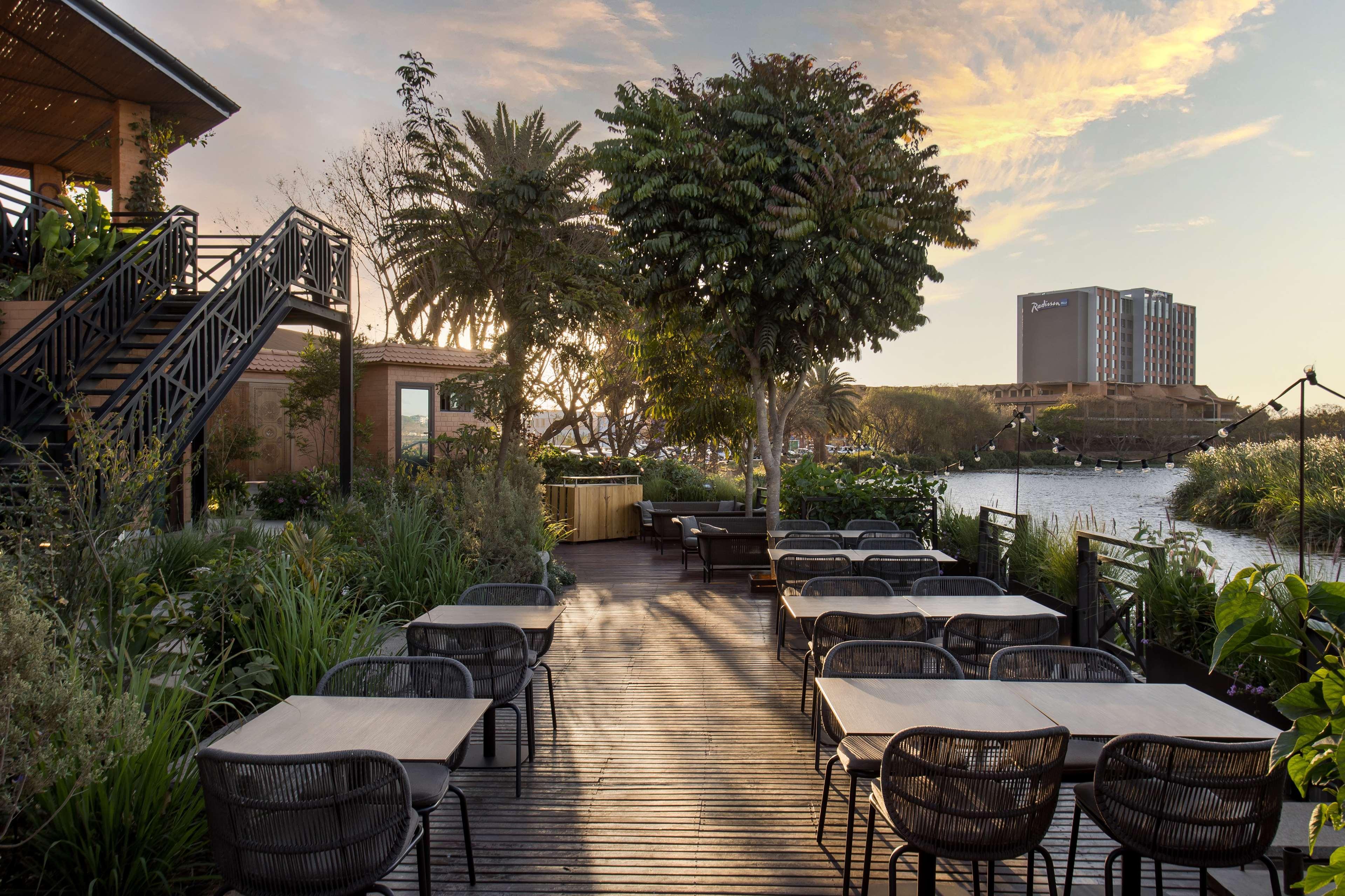 Radisson Blu Hotel Antananarivo Waterfront ภายนอก รูปภาพ