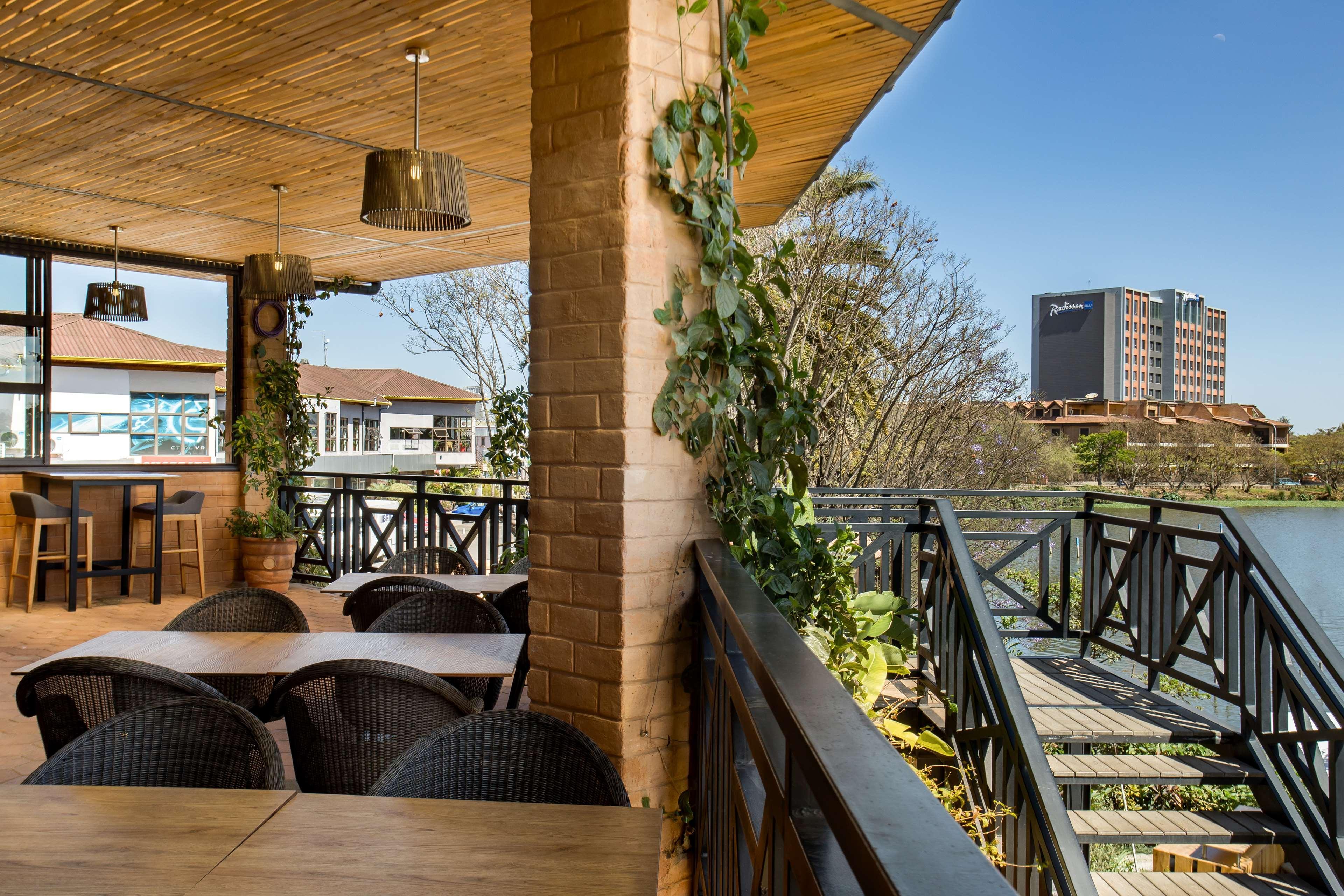 Radisson Blu Hotel Antananarivo Waterfront ภายนอก รูปภาพ
