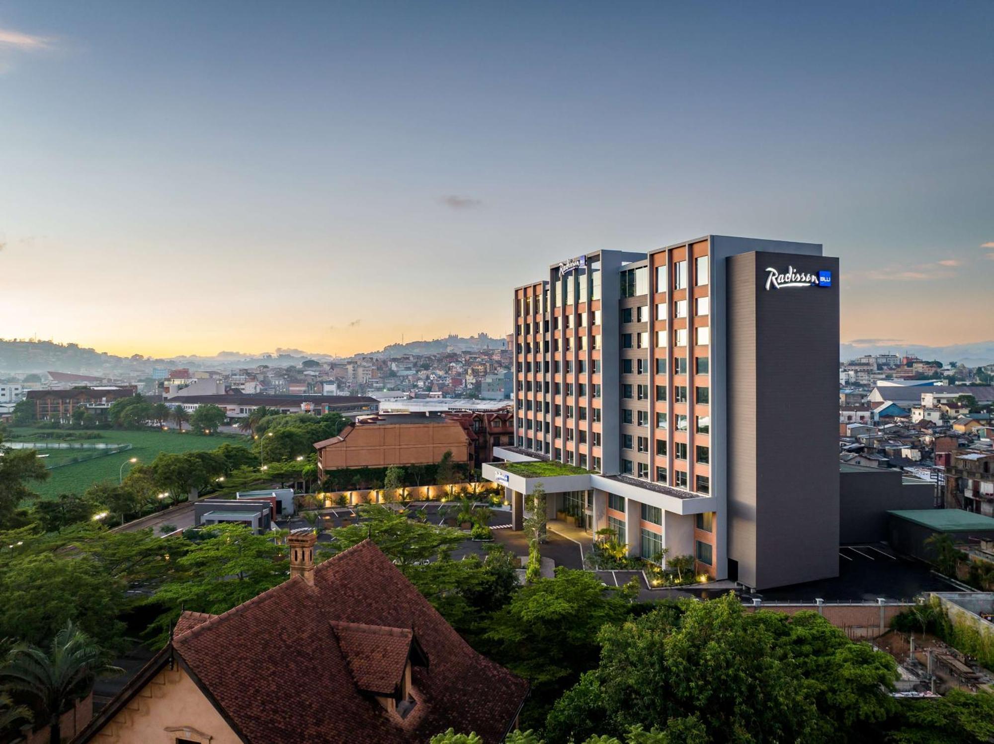 Radisson Blu Hotel Antananarivo Waterfront ภายนอก รูปภาพ