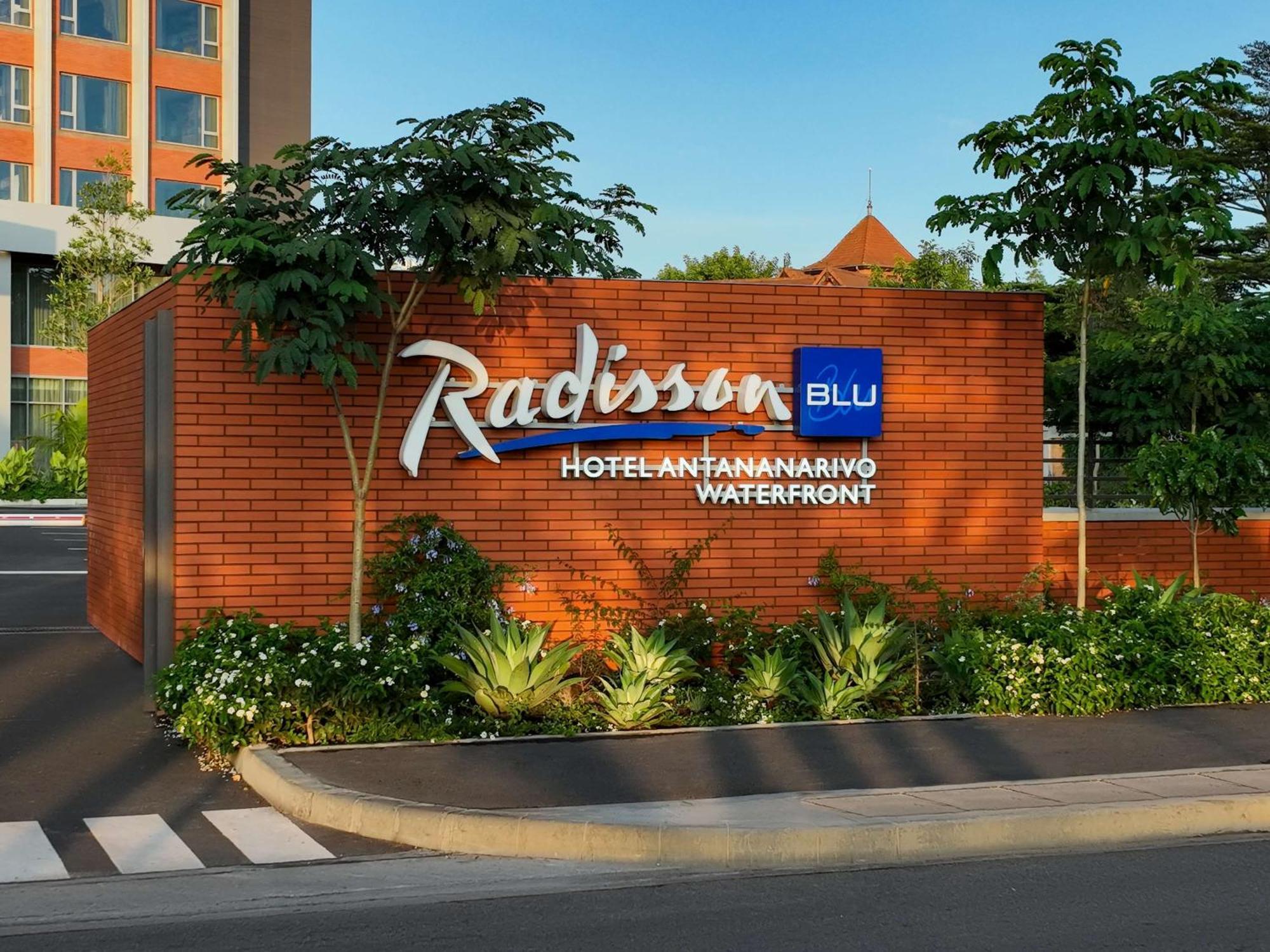 Radisson Blu Hotel Antananarivo Waterfront ภายนอก รูปภาพ