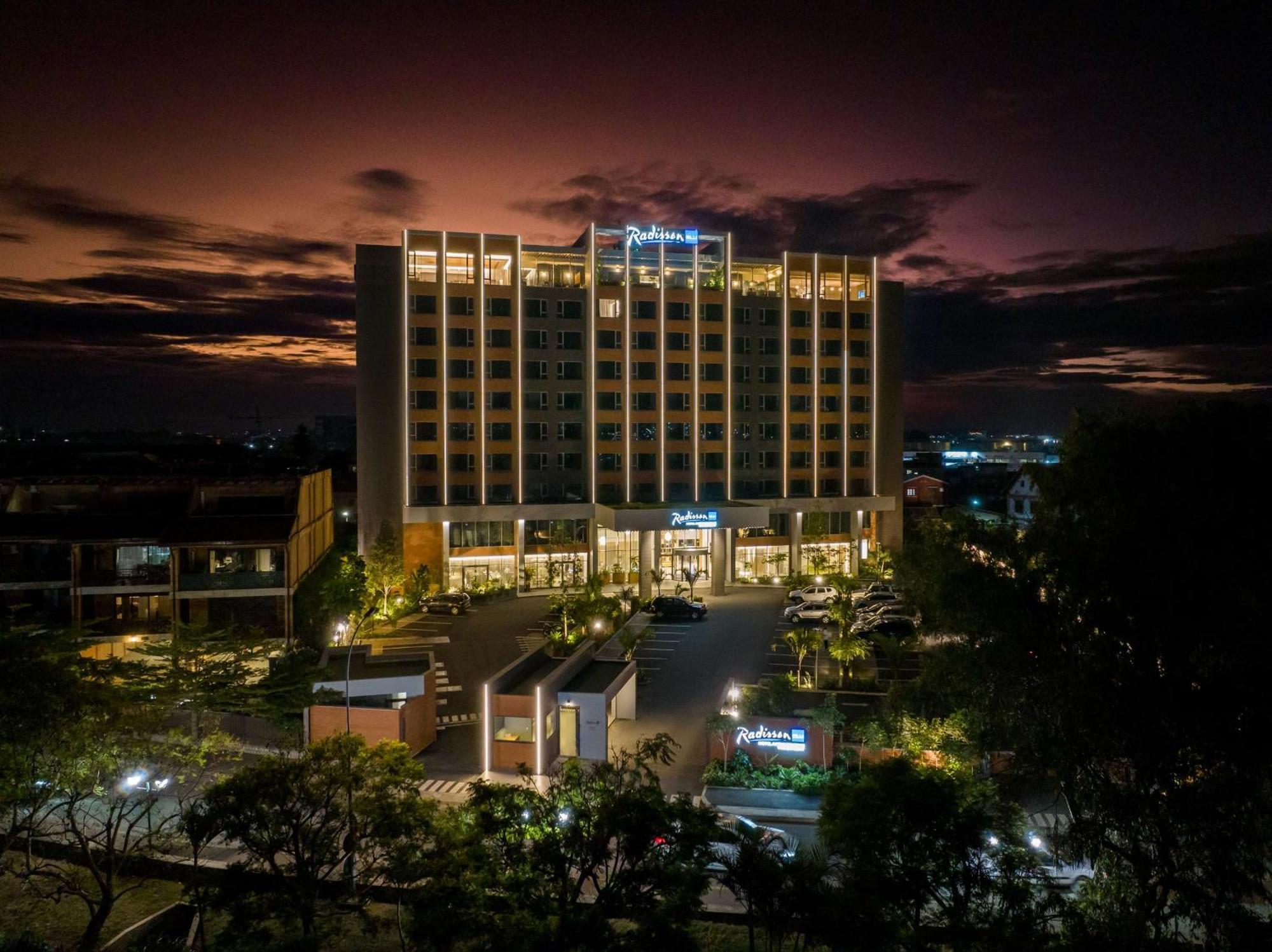 Radisson Blu Hotel Antananarivo Waterfront ภายนอก รูปภาพ